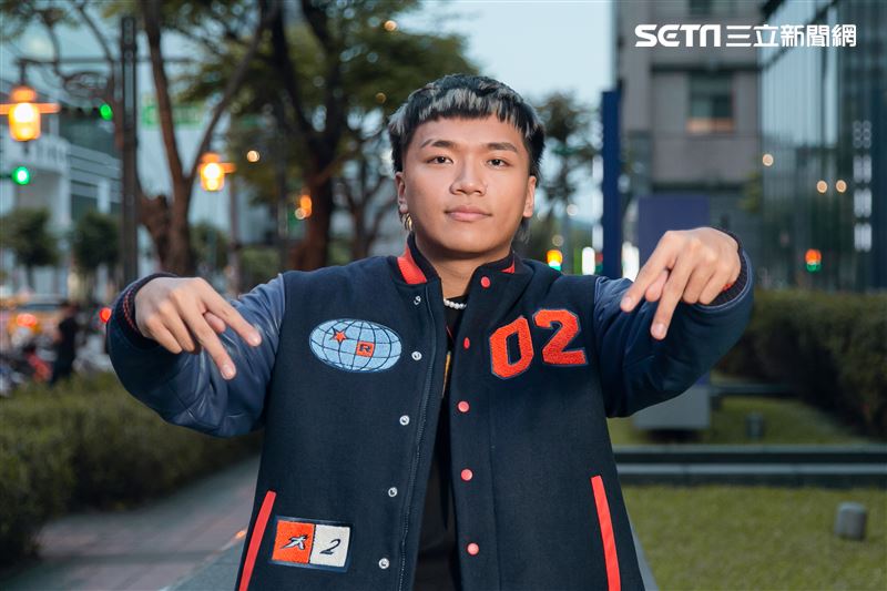 小記者大明星阿跨面三立新聞網專訪。 （圖／記者楊澍攝影）