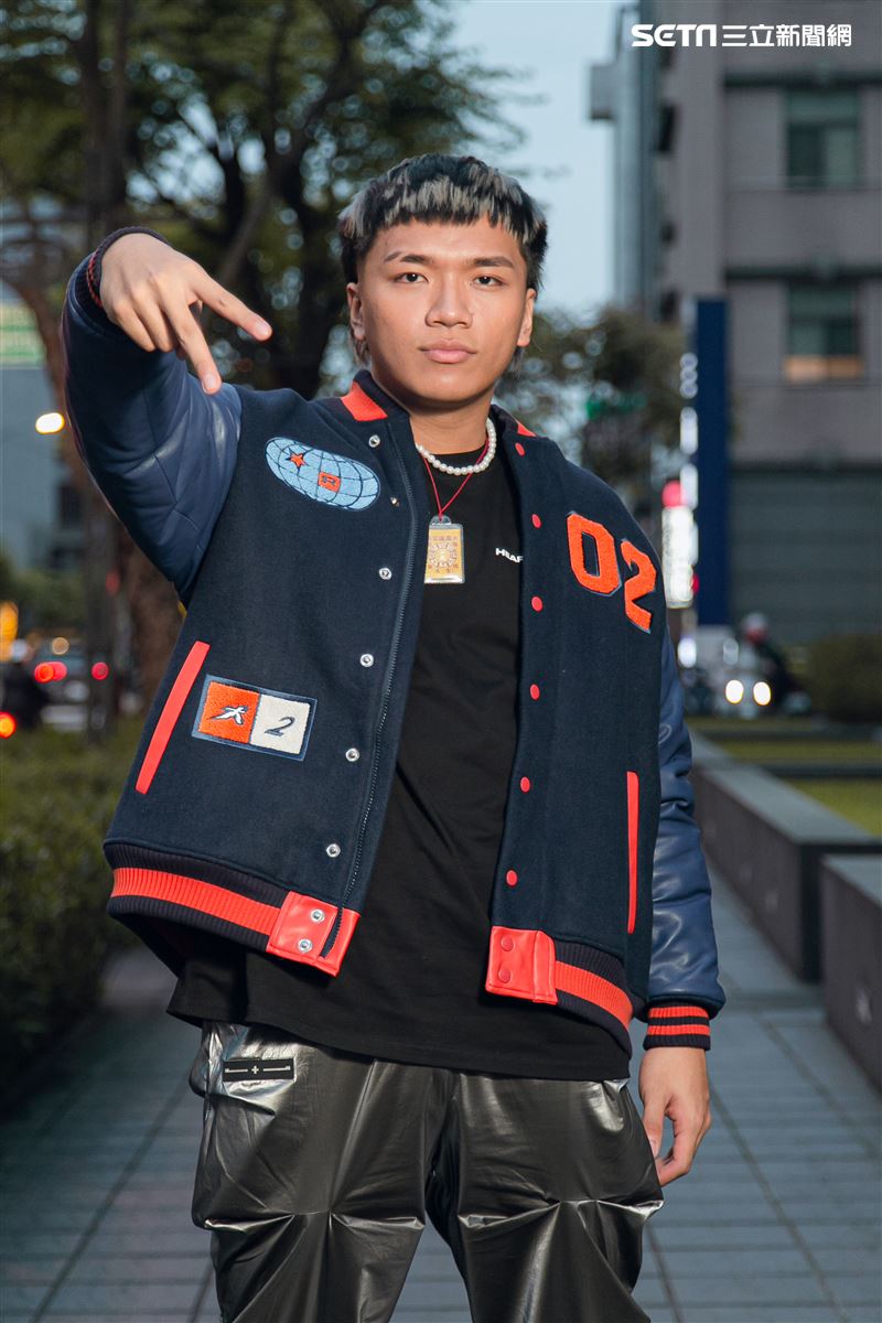 小記者大明星阿跨面三立新聞網專訪。 （圖／記者楊澍攝影）