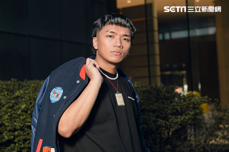 小記者大明星阿跨面三立新聞網專訪。 （圖／記者楊澍攝影）