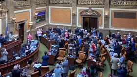 猶他州通過友台決議案美國猶他州參、眾議會3日無異議通過友台決議案，支持台灣與猶他州深化各項雙邊關係。（駐舊金山辦事處提供）中央社傳真  111年3月7日