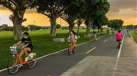 夜騎YouBike(北市觀傳局提供)