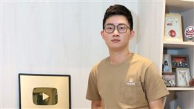 視網膜三立新聞網專訪。（記者邱榮吉/攝影）