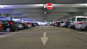 ▲地下室,室內停車場,停車位（圖／翻攝自Pixabay）