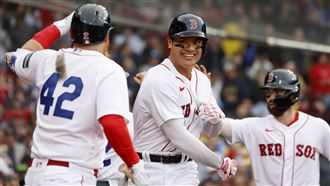 久等啦！張育成甩低迷開轟繳雙安領隊逆轉