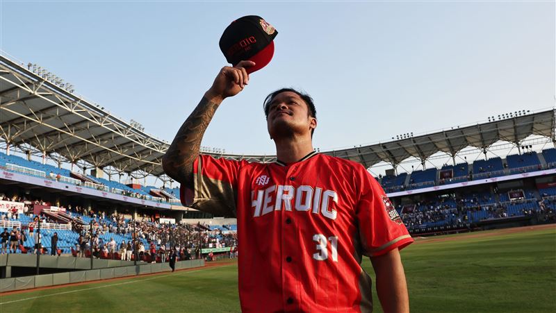 300轟在桃園轟出！林智勝哽咽致謝猿迷