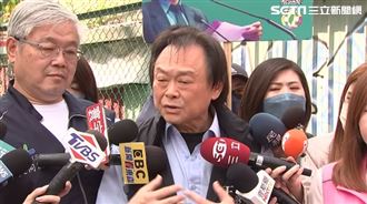 才與何志偉加LINE　王世堅怒了：要刪好友