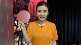 福原愛重拾球拍。（圖／翻攝自推特）