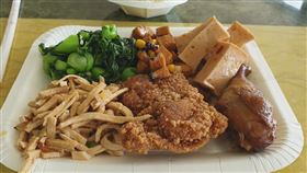 中科複合餐飲中心提供自助餐給廠商員工，吃到飽只要70元。（圖／翻攝畫面）