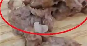 吃排骨全白蛆！店家賠4888女客怒了