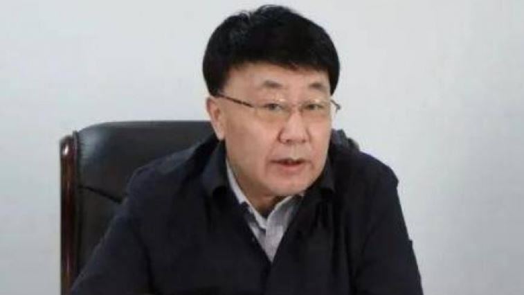 豪砸1377萬跟老婆去整形　官員收賄被發現