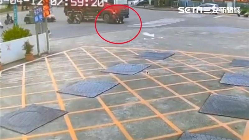 混凝土車撞女騎士「輾下身」　右腳慘截肢