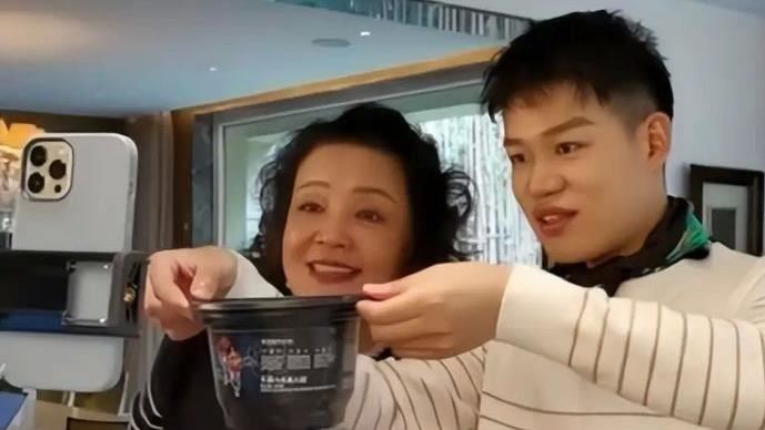 張蘭遭爆積欠400萬　專家：債務出問題