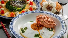 近快失傳的「白雪桂花蟹」，經青青餐廳團隊第四代再次搬出，老菜新吃！（圖／旅宿業者提供）