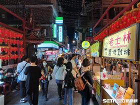 士林夜市(記者陳弋攝影)