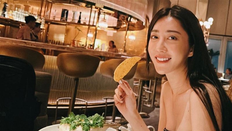 本土劇志玲泰國解放　細肩帶辣秀深Ｖ酥胸