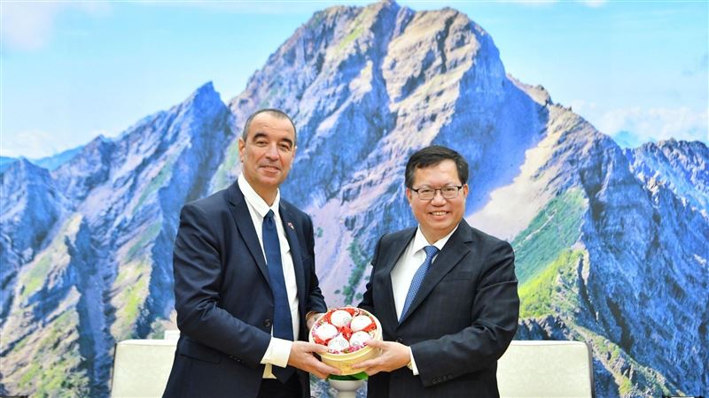 會鄭文燦　博多黑：盼台灣維持和平生活