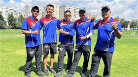 射箭世界盃安塔利亞站  台灣複合弓男團摘銅台灣複合弓男團19日在射箭世界盃安塔利亞站銅牌戰成功擊敗薩爾瓦多，拿下銅牌，教練林哲瑋（左起）與選手張正韋、陳界綸、楊承叡、潘宇平。（中華民國射箭協會提供）中央社記者黃巧雯傳真 112年4月19日