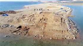 伊拉克水庫水位因乾旱下降，意外暴露出已有3400年歷史的城市遺址。（圖／翻攝自University of Tübingen eScience Cente網站）