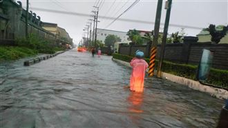 台中水淹小腿高　顏寬恒揭5災區、3封路點