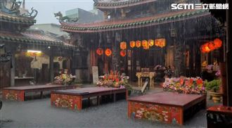 鹿港天后宮淹水！廟埕泡水變池塘神桌泡湯