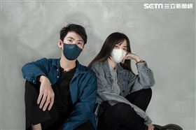 中衛vsEdwin　聯名推最潮「牛仔口罩」（圖／翻攝畫面）