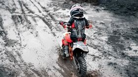 竇智孔6歲兒比賽越野車（翻攝自IG＠bobbyduo）