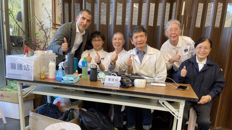 土耳其震災送暖  葉國松醫師任醫療志工