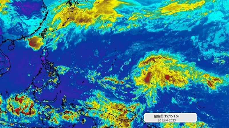 在海上自生自滅！首颱「珊瑚」將成短命颱