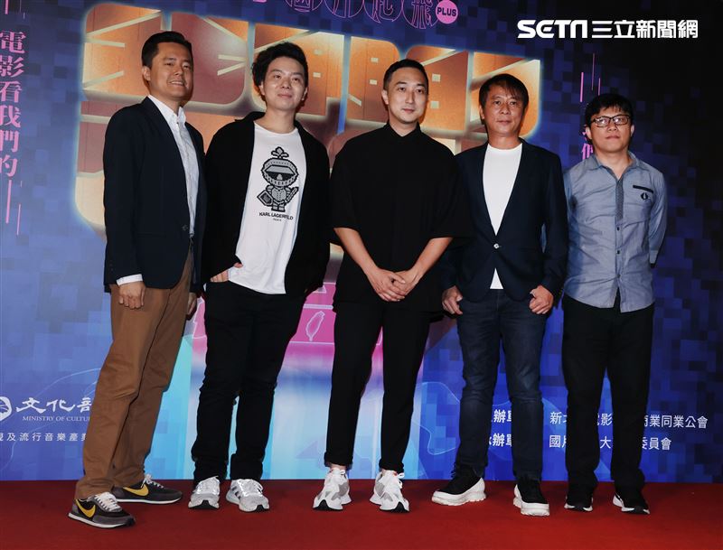 王自強、庹宗華、王滿嬌（滿嬌姨）、陸小芬、游安順、曾珮瑜、林秀玲、葉周權、蘇明明、鄧九雲、陳雪甄與非常多影人導演與製片等老師出席2023國片起飛 造勢記者會。（記者邱榮吉/攝影）