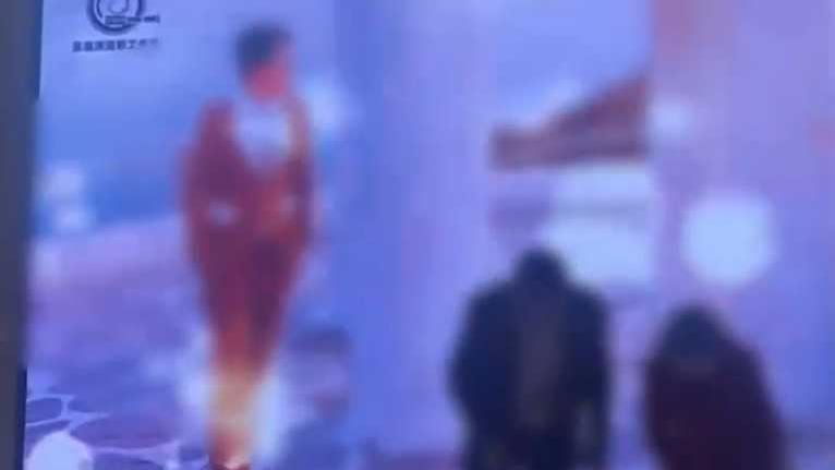 超狂婚禮「新人缺席」　家長致詞20秒下台