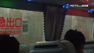 扯！外面下大雨　竹縣公車內下小雨
