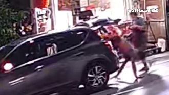 女未熄火下車被盯上　賊鑽車後車廂露餡逃