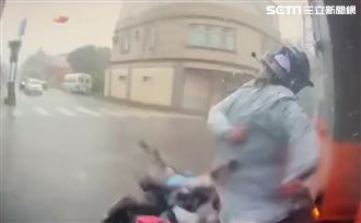 苗栗女外送員疑闖紅燈　貨車猛撞彈飛不治