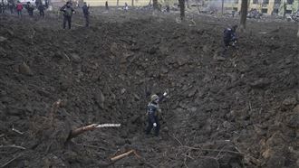 烏國婦幼醫院遭轟炸…染血孕婦被抬出