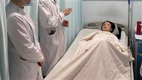 痔瘡摘除左眼（圖／翻攝自新浪網）