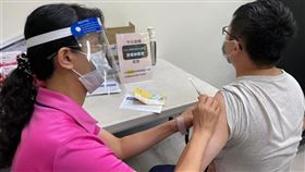 接種次世代疫苗(彰化縣政府提供)