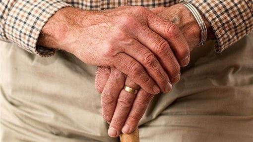 老翁不婚不生退休擁2千萬　狂花錢結局曝