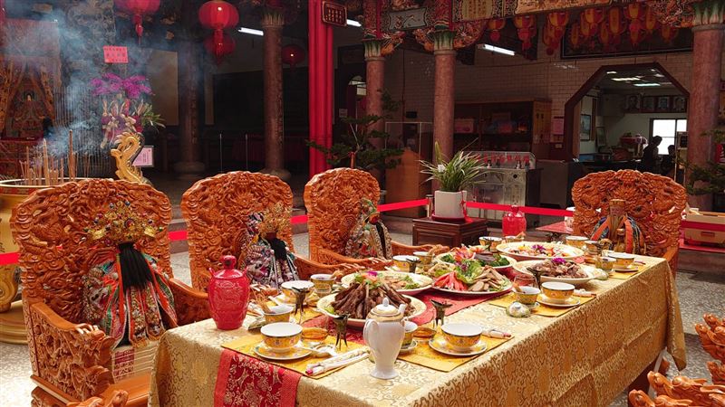 農曆3月初3是玄天上帝生日,神秘道士建議,做3件事拜3種水果「大賺金山今年要大發了!」。(圖/記者鍾志鵬攝影) 