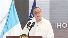 瓜國總統賈麥岱出席齊瑪德南戈醫院贈交儀式瓜地馬拉總統賈麥岱（圖）於當地時間2日上午出席齊瑪德南戈（Chimaltenango）醫院贈交儀式，並上台致詞感謝總統蔡英文。中央社記者趙世勳攝  112年4月3日
