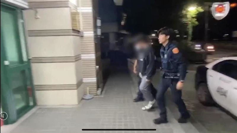 男扮女裝穿絲襪露鳥　男遭逮辯工作壓力大