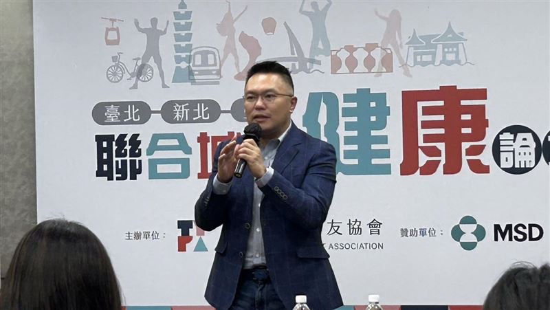 思念癌逝妻！藍議員現身健康論壇感性發言