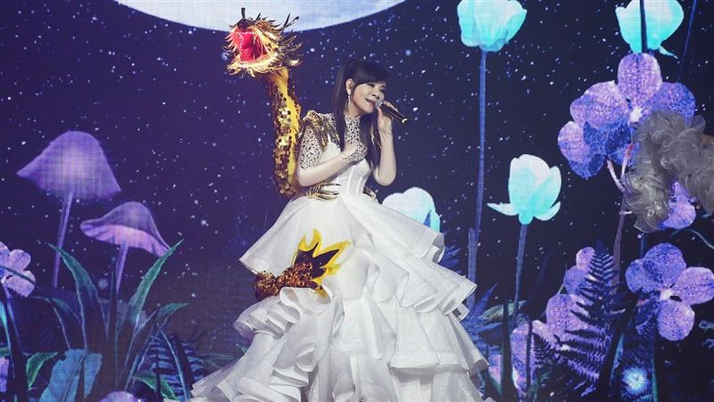 金龍騰雲衝上天　大咖歌后登台曝驚人場面