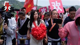 5歲女孩楊妞花被拐賣26年才回家…「爸媽受打擊雙亡」她得知崩潰　求償3千萬原因曝（圖／翻攝自微博）