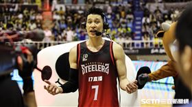 ▲高雄17直播鋼鐵人後衛林書豪賽後接受轉播單位訪問。（圖／記者劉彥池攝影）