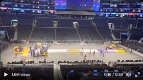 ▲湖人主場Crypto.com Arena在5天變裝5次。（圖／翻攝自湖人推特）