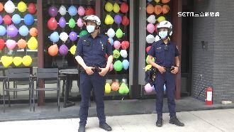 弘仁會要角不爽被影射　擺氣球牆嗆來開槍