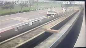  彰化線西，姊弟機車，追撞貨車，當場噴飛，死亡，1年內3至親過世母心碎，遺體修復費喪葬費20萬(圖／翻攝畫面)
