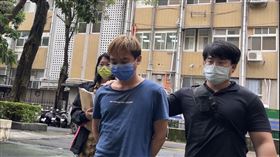 ▲新店汽車旅館雙屍命案，30歲洪姓主嫌被移送台北地檢署複訊。（圖／翻攝畫面）