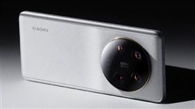 影像旗艦小米13 Ultra。（圖／翻攝自雷軍微博）