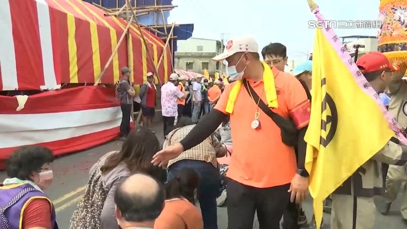 鑽大甲媽鑾轎有禁忌！首次進香記得穿新衣